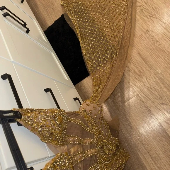 Elegant Gold Embellished Women's Dress